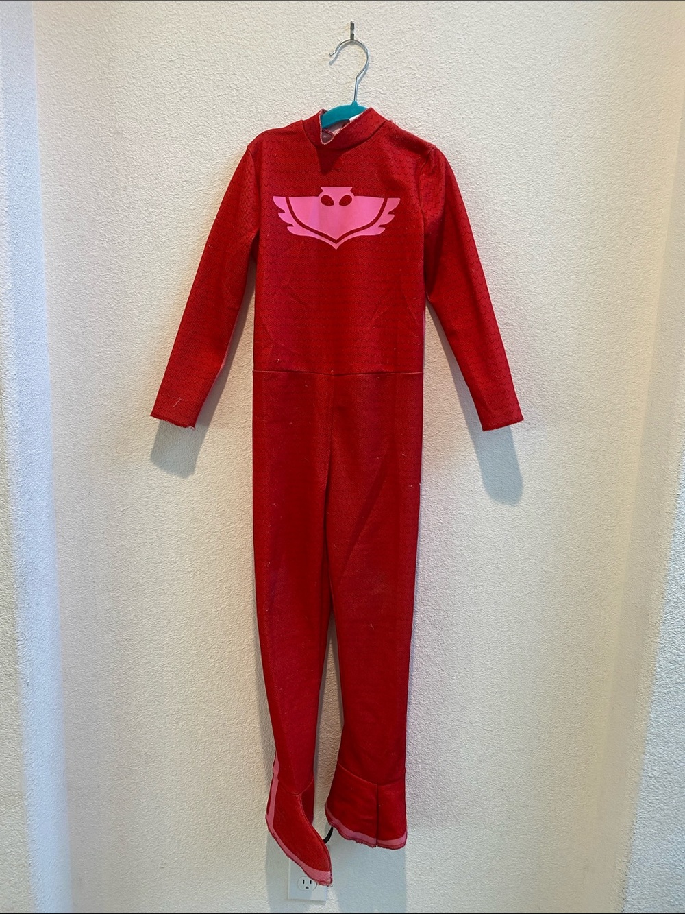 PJ Masks Owlette costume with cape, gloves and mask.